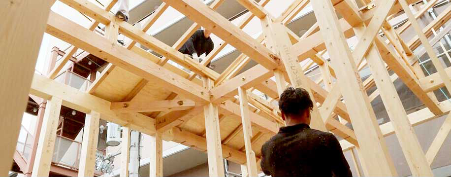 大工工事、補修工事の山力建栄 私たちがおすすめするのは>人を笑顔にする優しい「木」
